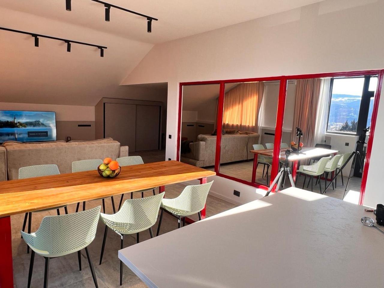 Niabi 3bdr Mansard With View