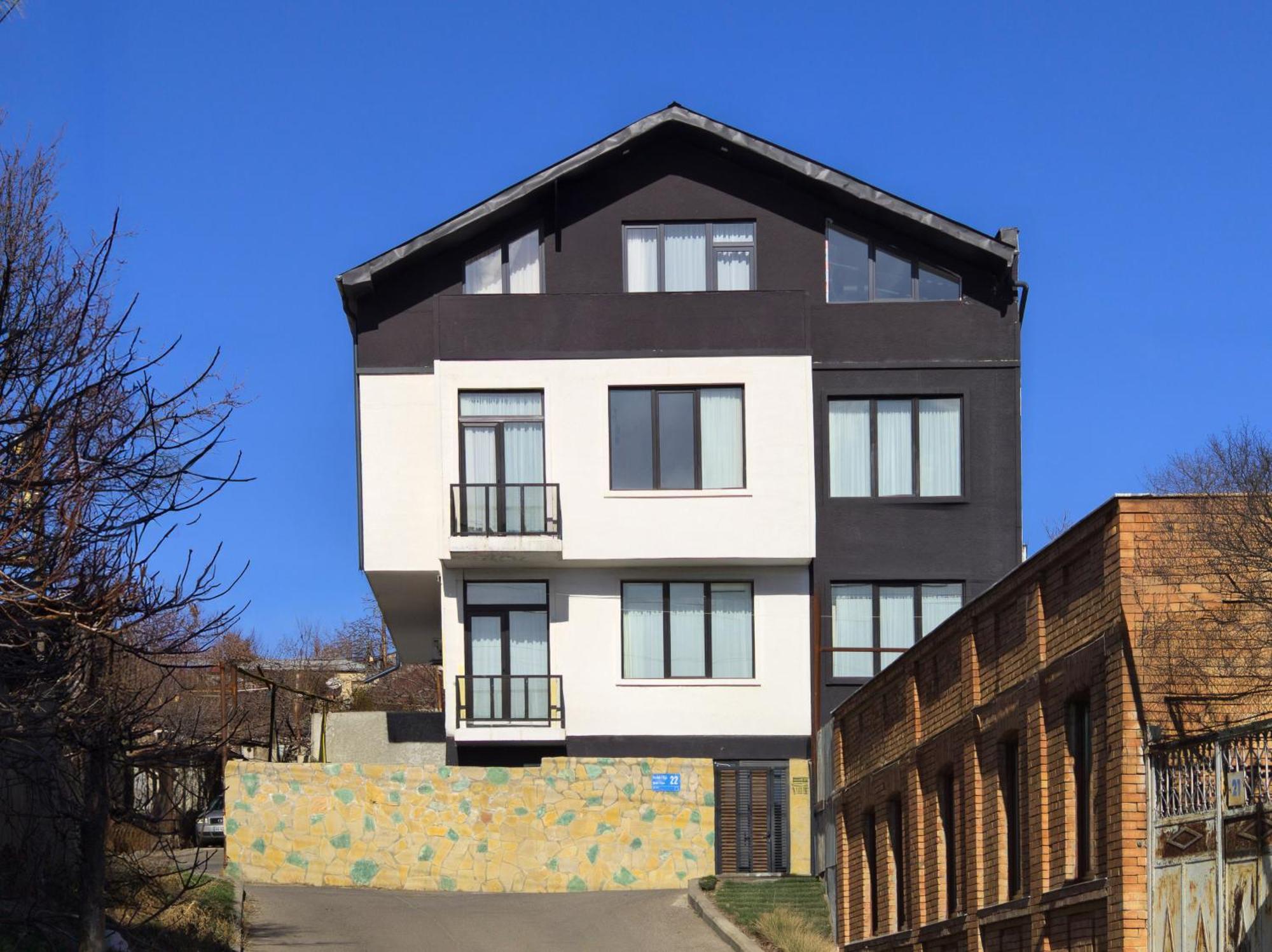 Niabi 3bdr Mansard With View
