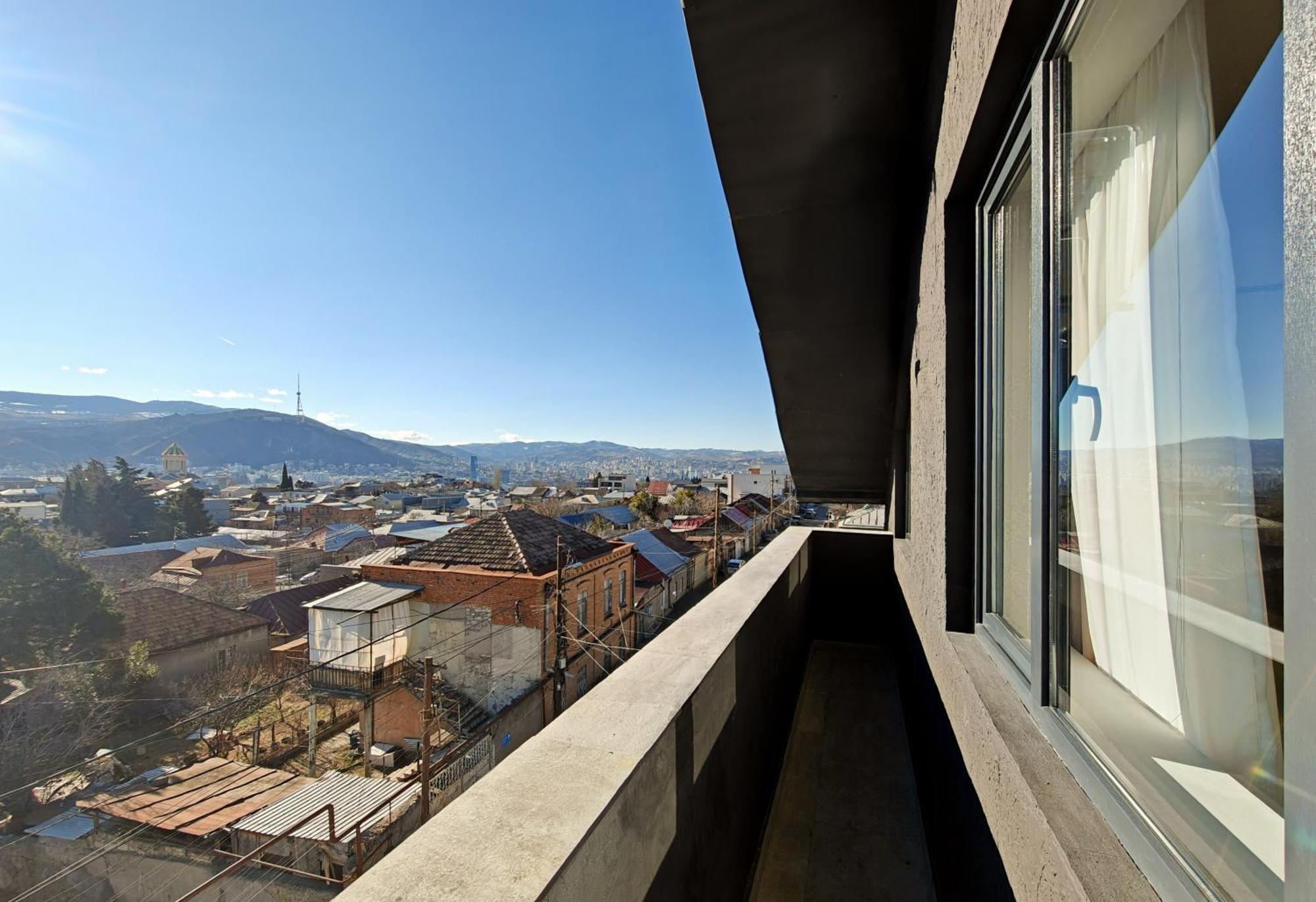 Niabi 3bdr Mansard With View