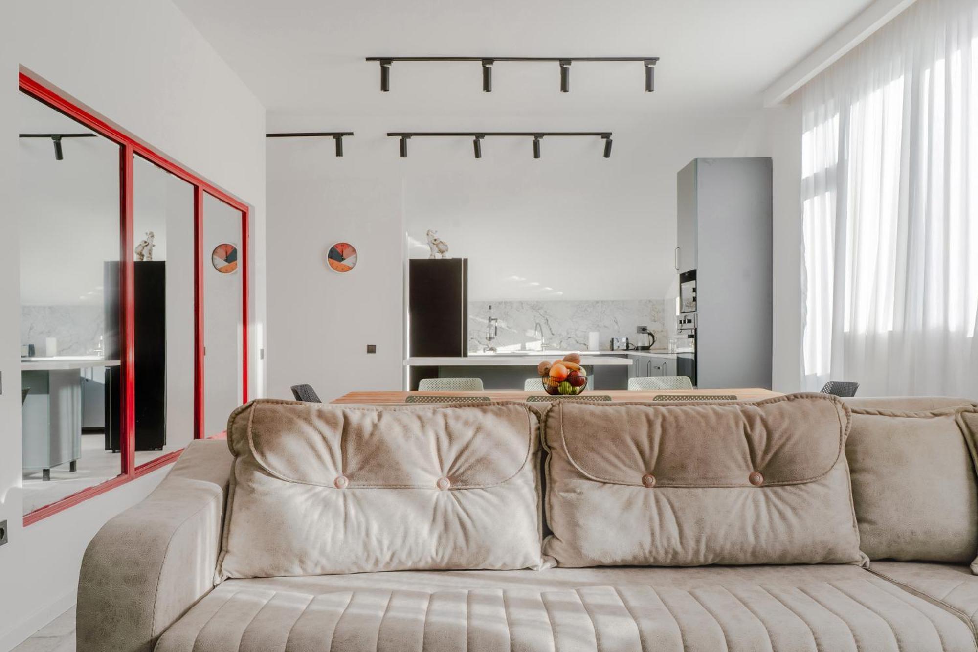 Niabi 3bdr Mansard With View * Тбилиси