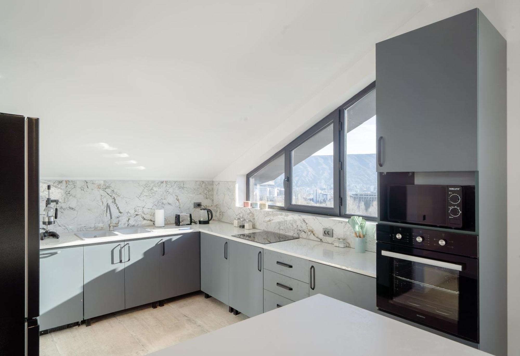 Niabi 3bdr Mansard With View Тбилиси