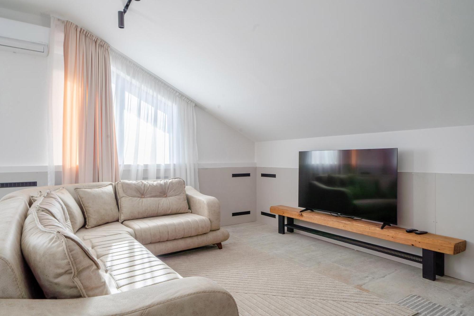 Апартаменты Niabi 3bdr Mansard With View *