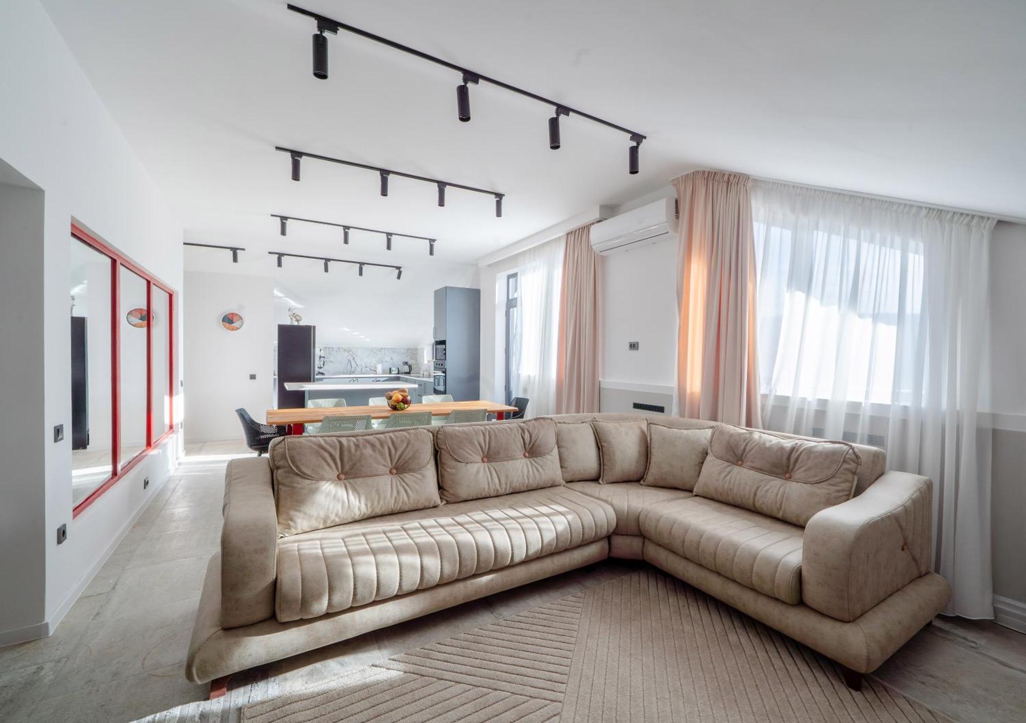 Niabi 3bdr Mansard With View Апартаменты *