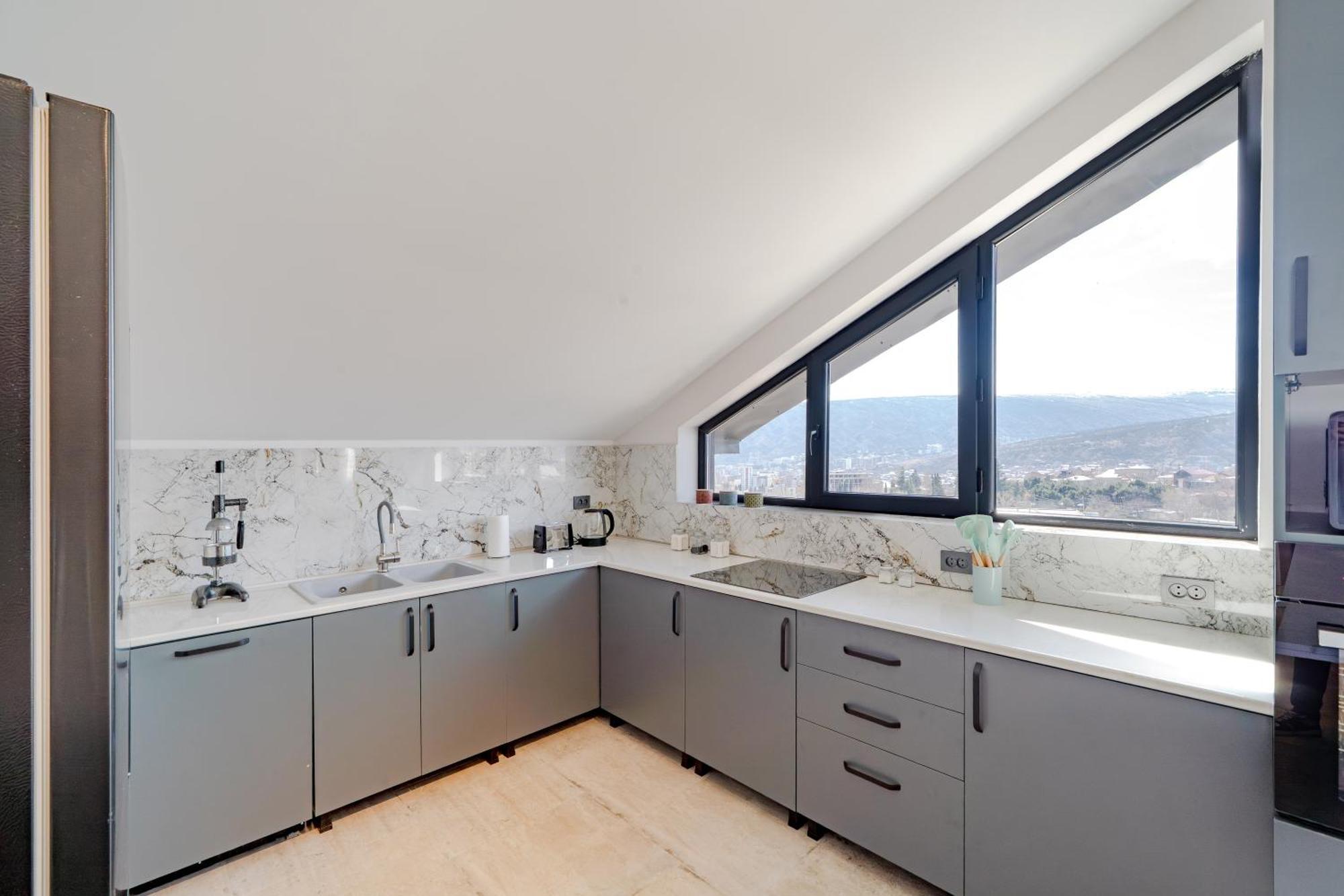 Апартаменты Niabi 3bdr Mansard With View Тбилиси