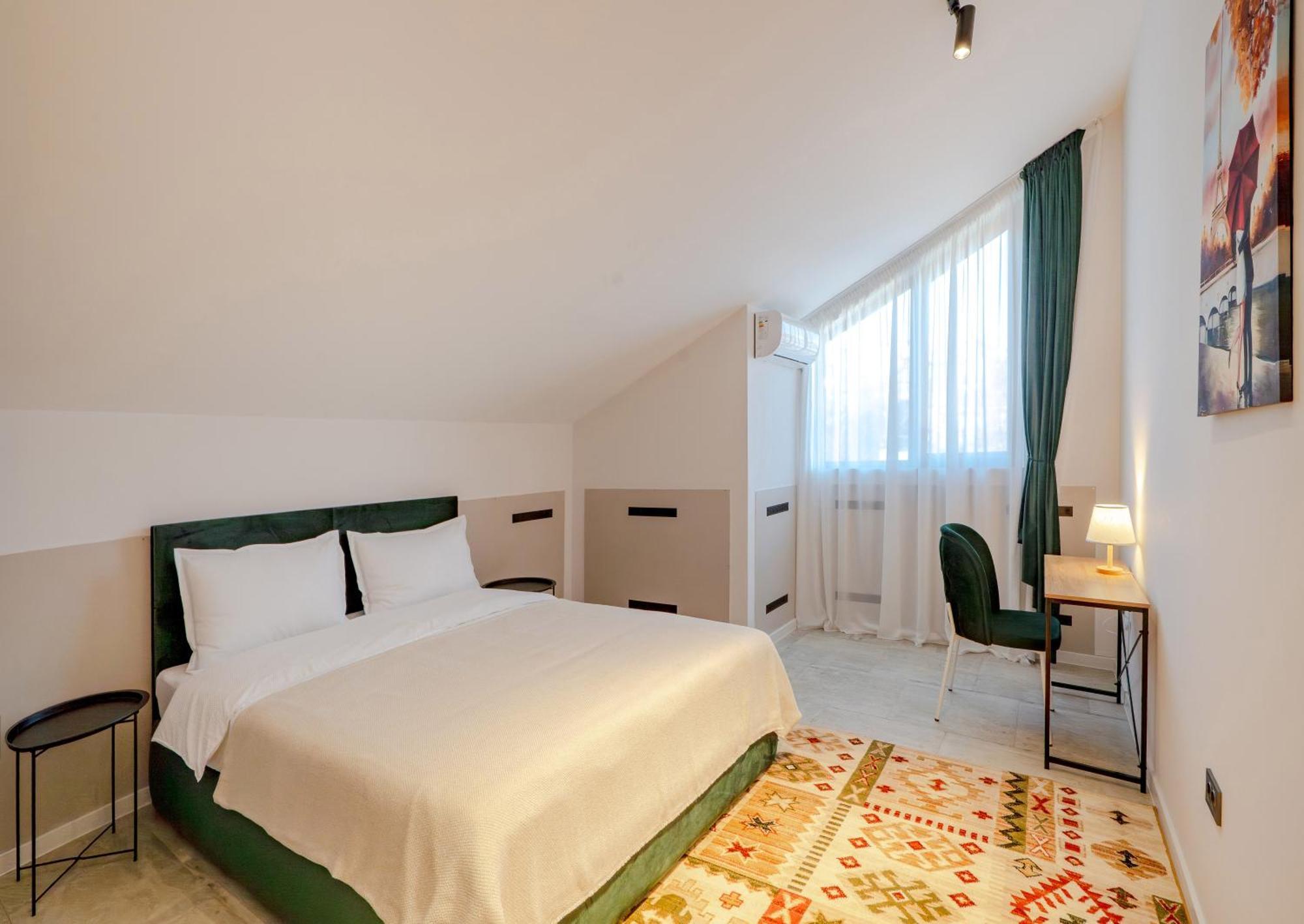 Апартаменты Niabi 3bdr Mansard With View