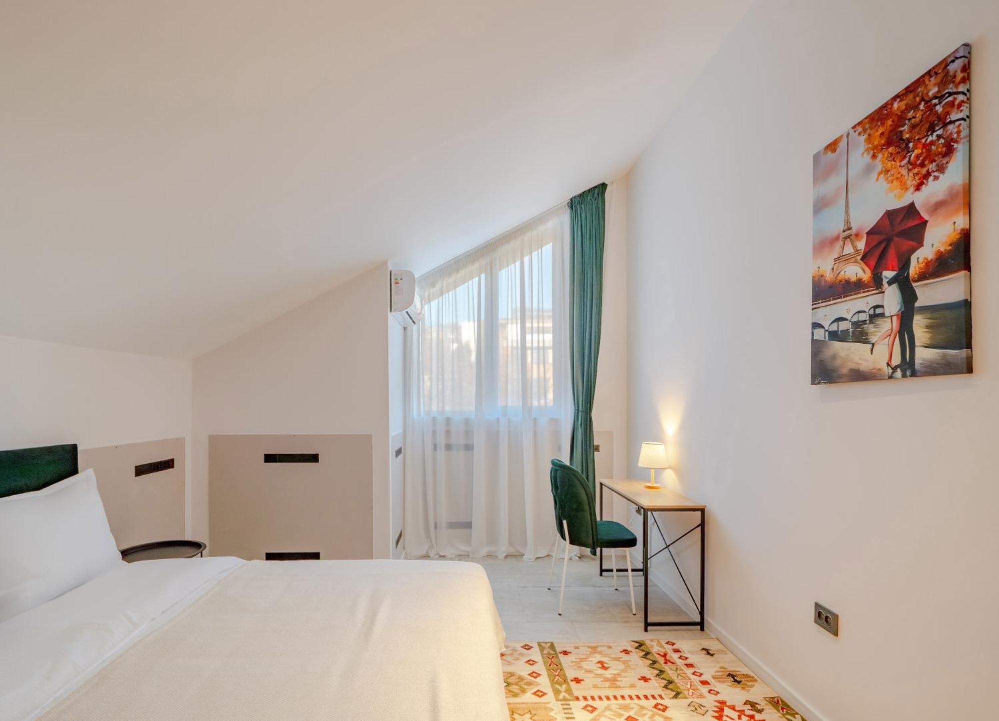 Niabi 3bdr Mansard With View Апартаменты *